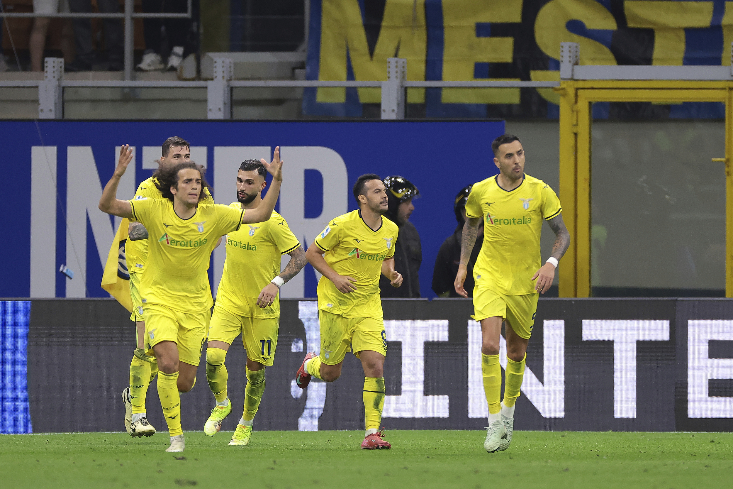 九游游戏-AC米兰迎荷甲关键赛，今晨扳平良机，引发热议，轮换策略成焦点(施耐德1928式105山炮)